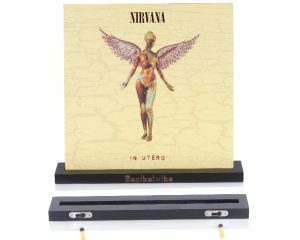 Decibelvibe Vinyl Record Shelf in Wood