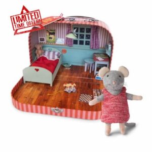 Mouse Mansion To Go – Mini Bedroom DIY Dollhouse in a Suitcase & Julia 12 CM Plush Mouse | Wooden Furniture