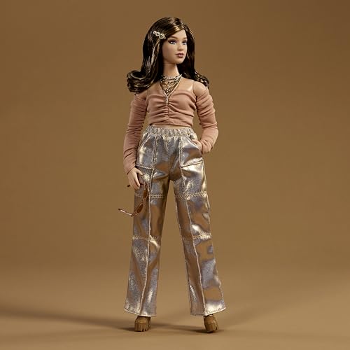 Posable Body & Swappable Doll Head