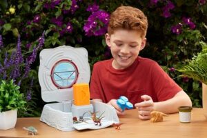 Model Clay and Spin & Pop Fidget Features in Fold Up Case