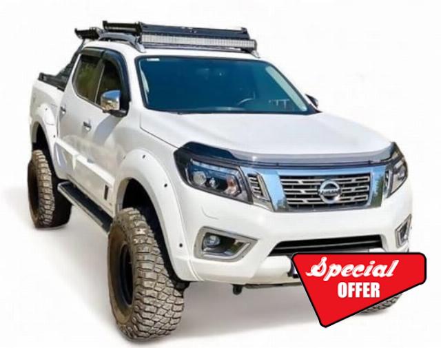Compatible FOR NISSAN NAVARA D23/NP300 GLOSS BLACK BONNET WIND STONE DEFLECTOR PROTECTOR NOT BONNET BRA 2014-2021
